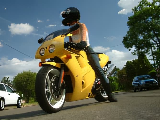 Si por motivo de una avería nuestra motocicleta representa un obstáculo para la circulación, lo señalizaremos...