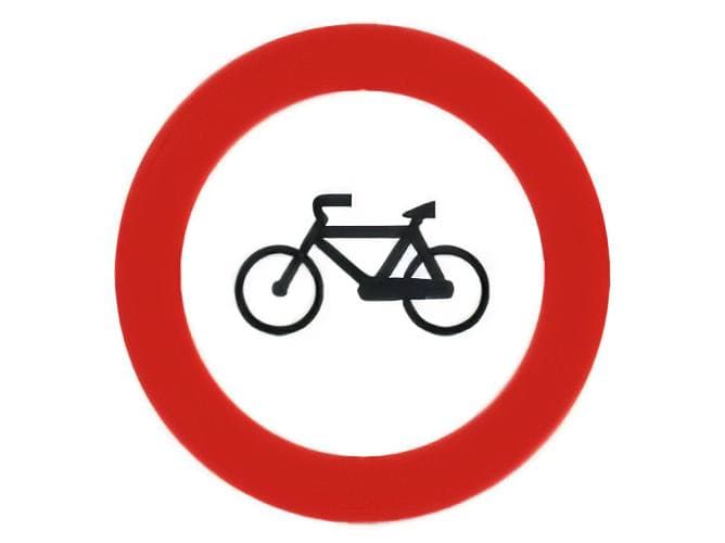 ¿Le está permitido circular por la vía a cuya entrada está situada la señal?