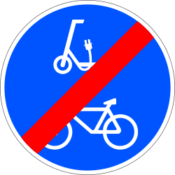 End of tracks reserved and mandatory for cycles and personal mobility devices