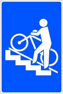 Paso superior para peatones con rail o rampa para ciclos