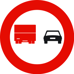 R-306 No overtaking for trucks